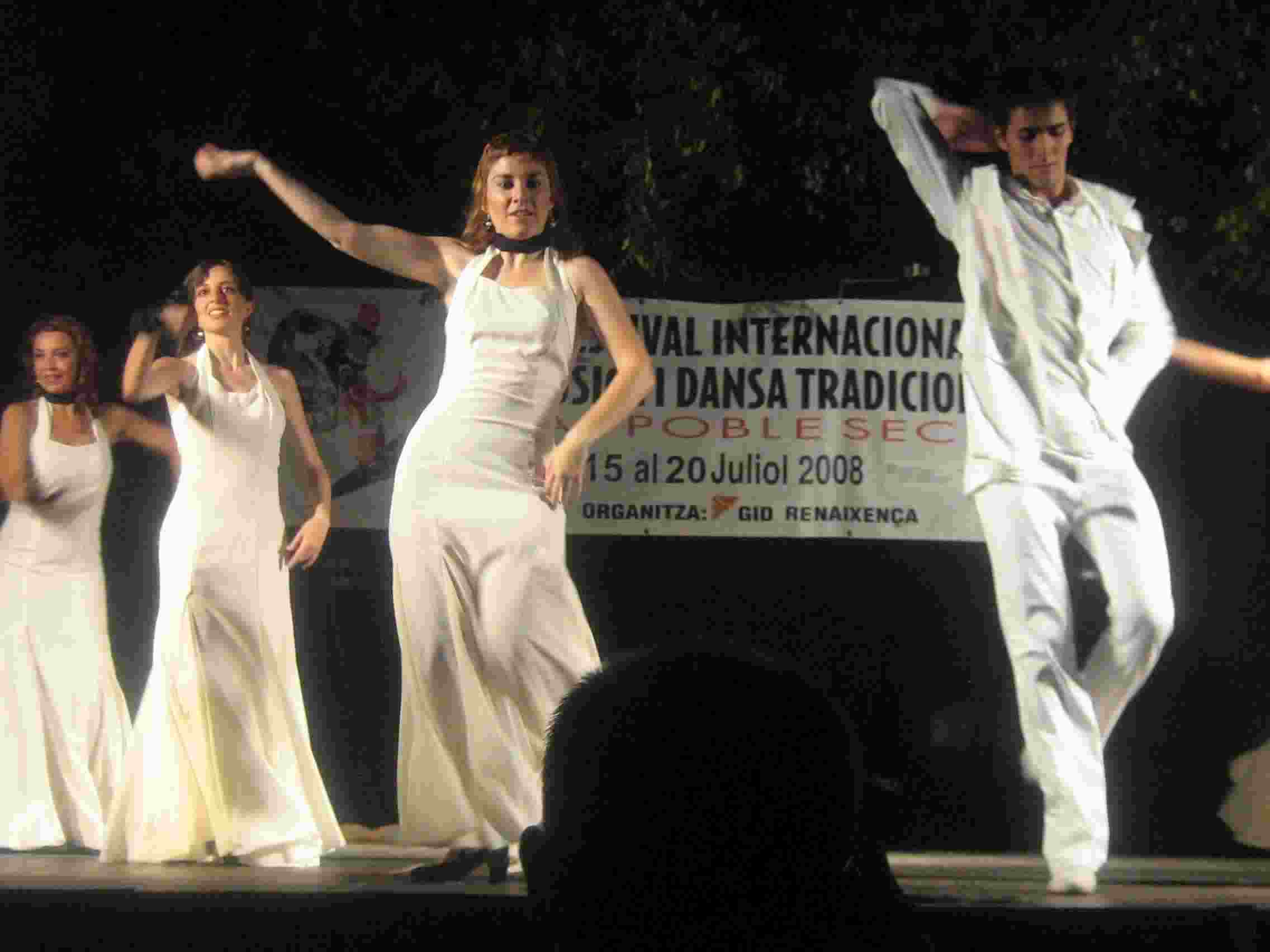 Renaixença perfoming Flamenco